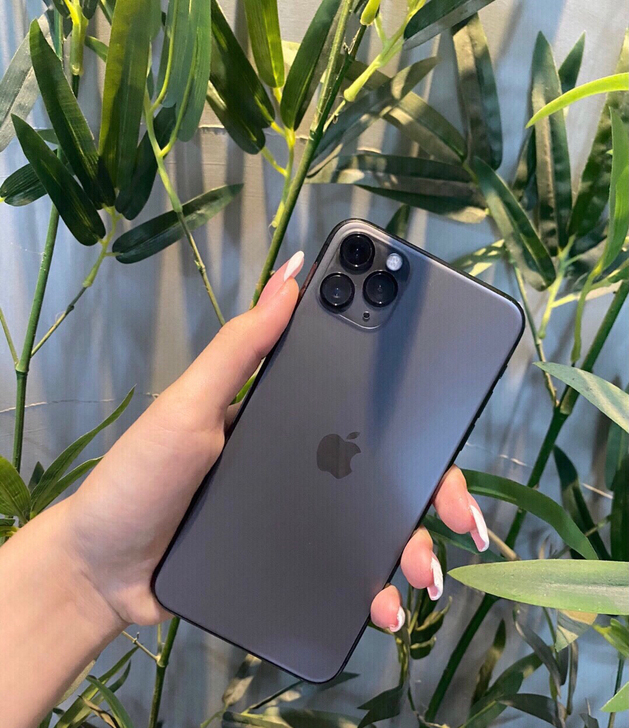 急出自用苹果11promax 暗夜绿色。