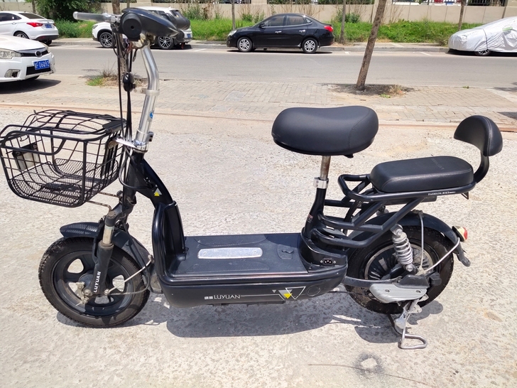 绿源电动车，家里闲置，转给需要的朋友，小零...