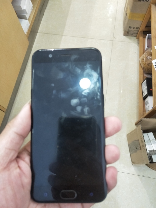 oppor11  4+64   开机有震动...
