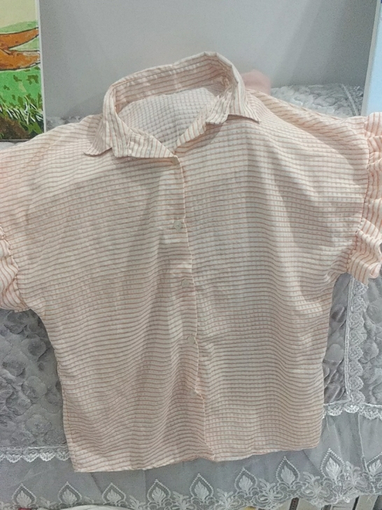 衬衣条纹格子，轻薄，只过水试穿过，小清新风格