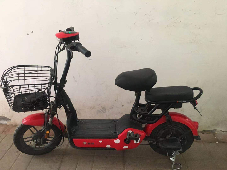 雅迪电动车九成新，920元，跑40-50里...