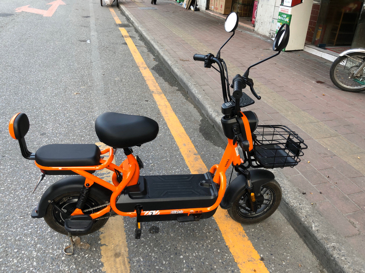 电动车 雅迪小飞象电动车