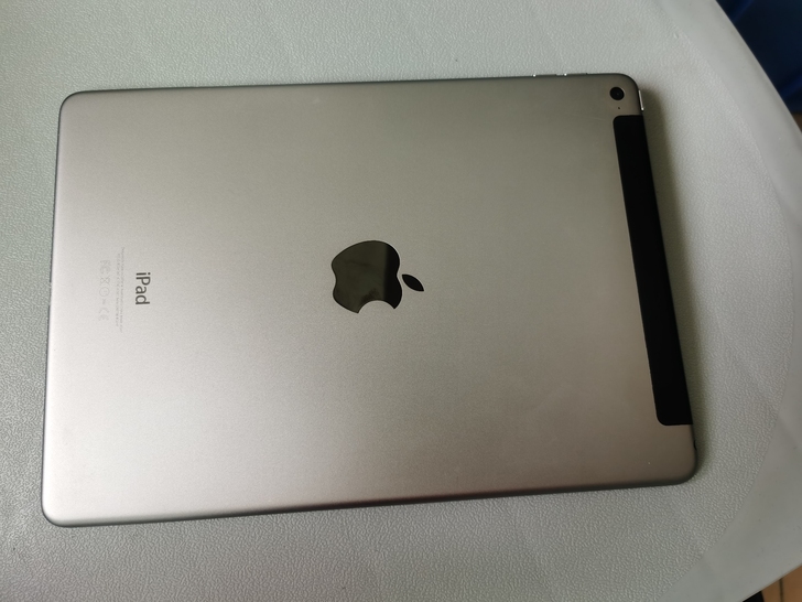 ipad128G 可插卡版本