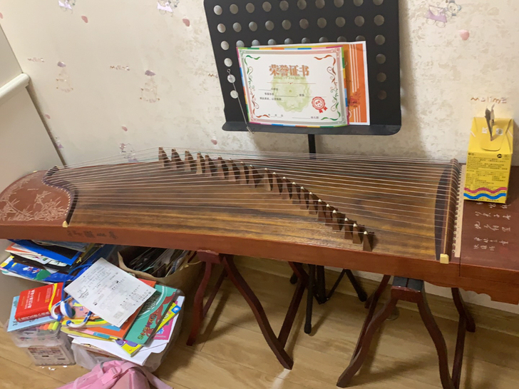 敦煌古筝、高山流水款