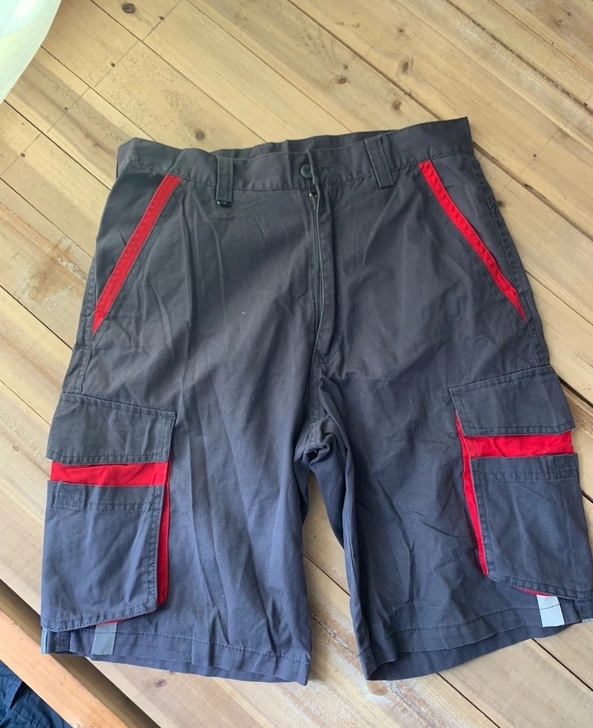 二手顺丰短裤，成色8新左右，19.9元一件...