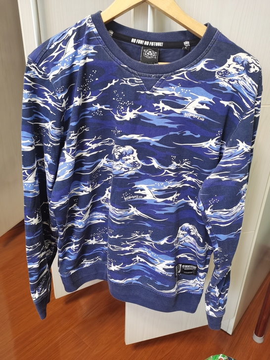 男士卫衣 便宜卖 都品牌的 白色那个领子有...