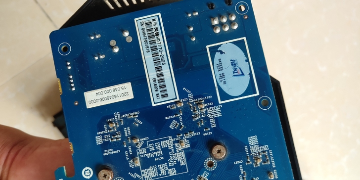 七彩虹HD77702G拆机显卡一个，成色如图