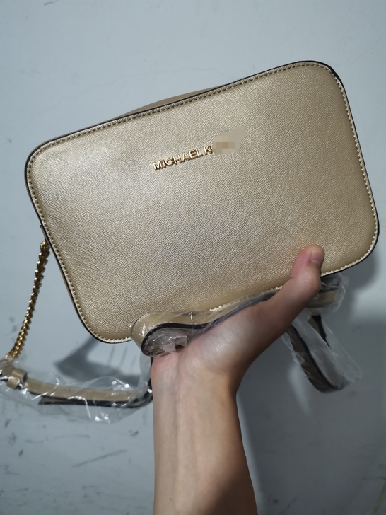 单肩斜挎女士小方包皮包，为避免不必要麻烦模...