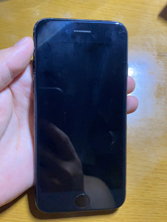 苹果7备用机,没人要的话就留着自己用了