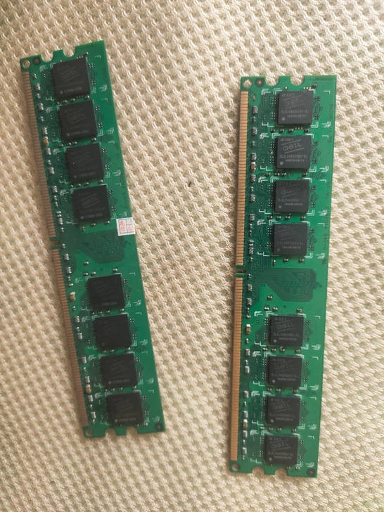 电脑内存卡1GB