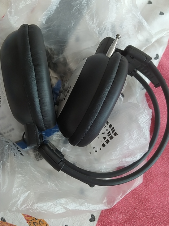 四六级耳机，用过一两次，几乎全新，里面没有...