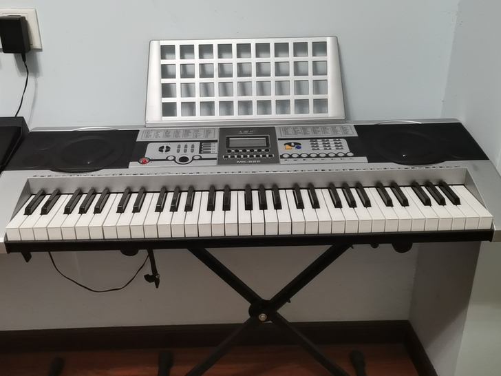 美科电子琴,小朋友换了其他电子琴,以前用的...