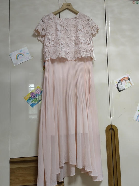 重工艺的一款连衣裙，非常漂亮。带里衬。面料...