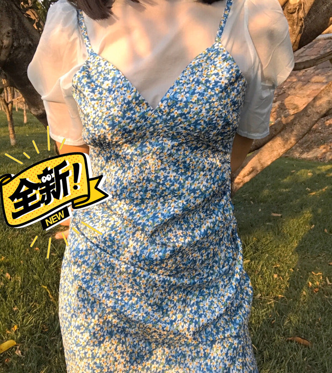 蓝色碎花吊带裙  XL码 拍照巨好看 就拍...