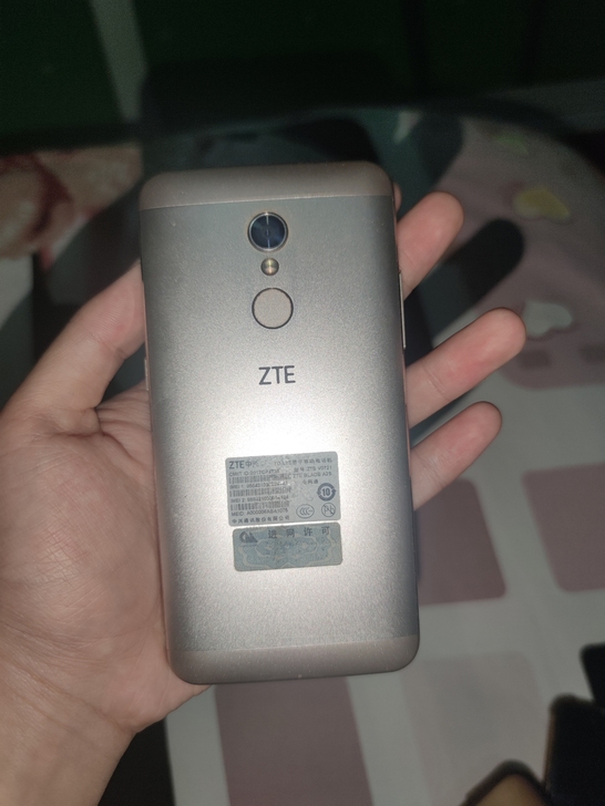 3中兴A2s 3G运存32G内存，5.2英...