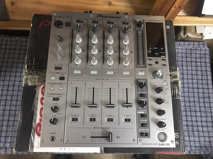 先锋全新djm750混音台样品机！实物图拍...