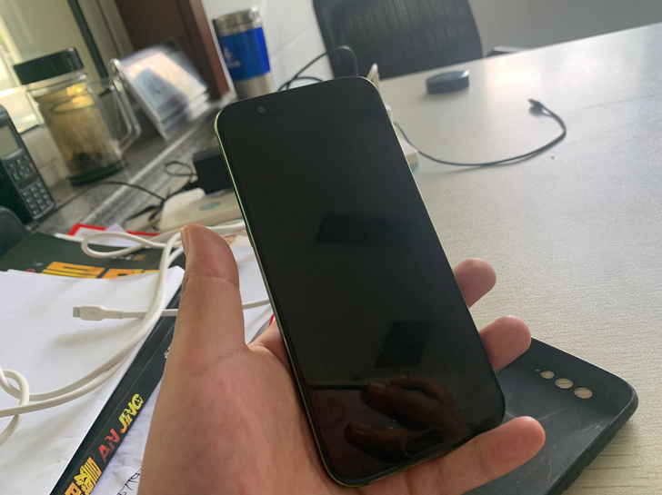 黑鲨游戏手机 6G64G 液冷 游戏机里的...