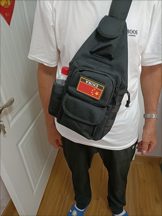 新款斜挎包胸包迷彩包男休闲多功能男包登山便...