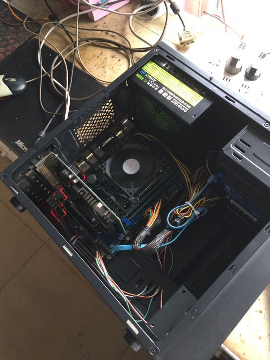 主机一台 配置看图  四核处理器  8g内...