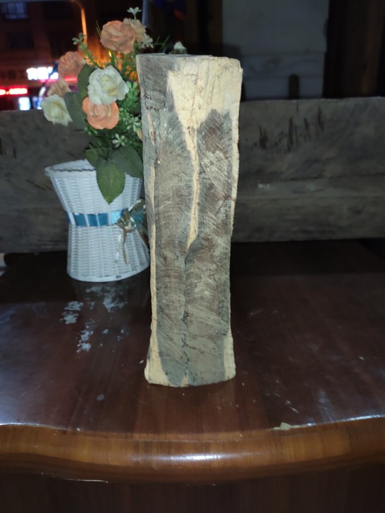 老挝大红酸枝老料,油性密度好,纹理清晰可见...