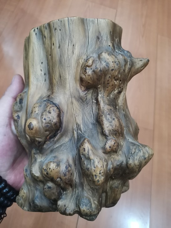 老崖柏笔筒