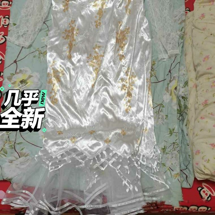 鞋子37，但是我38的穿着有点大，有小赠品...