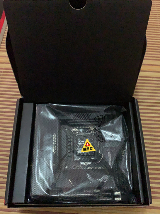 ROG Z490i-gaming 用了两个...