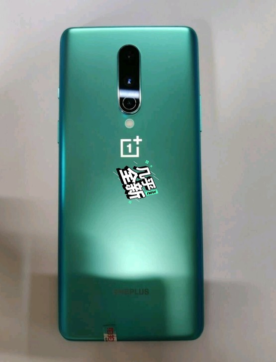 拍拍一加8  青色8+128G   带充电器