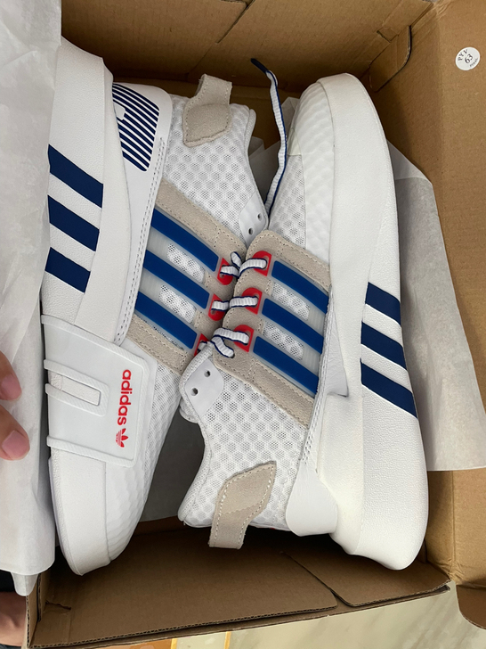 阿迪达斯 eqt 三叶草休闲鞋