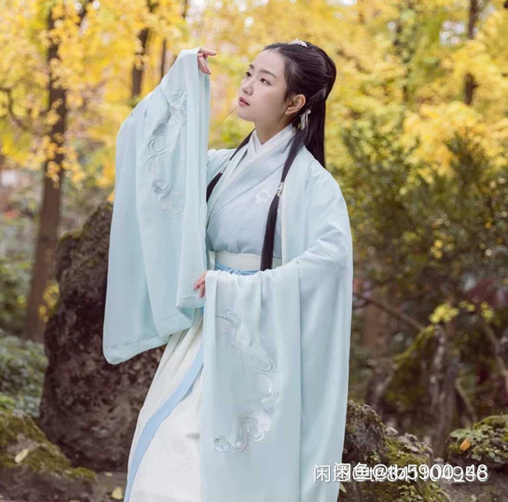 出重回汉唐汉服，霜天明月女款大袖衫