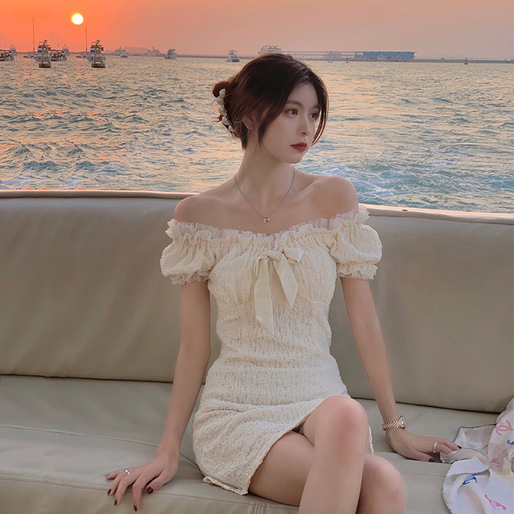 范智乔 一字肩连衣裙女夏锁骨法式复古初恋少...