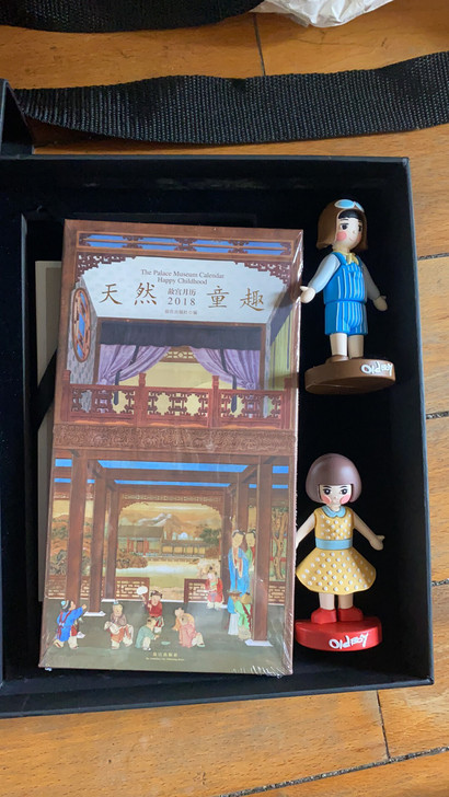 全是正版电视剧周边,有朋友工作在影视公司,...