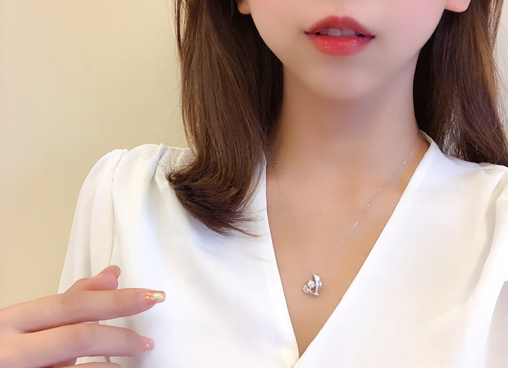 Au750金心形钻石项链