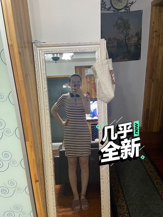 Zara经典Polo衫裙，搭配一双小白鞋，...