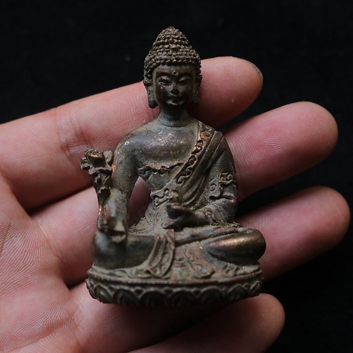 急用钱！自己收藏的一个金铜药师佛，很漂亮的...