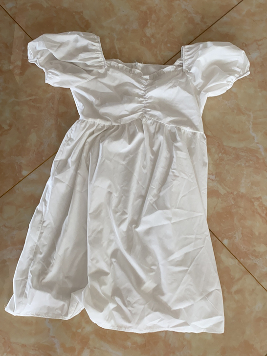 小白裙，低价出，喜欢的可以联系我