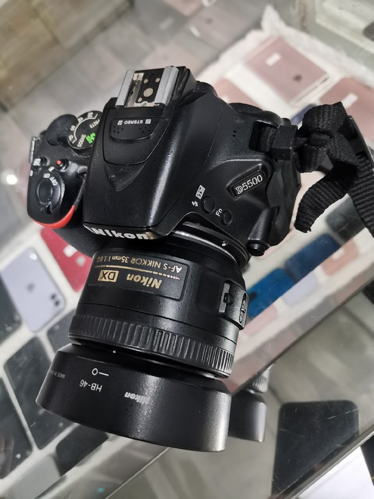 尼康D5500单反相机，35mm人像镜头，...