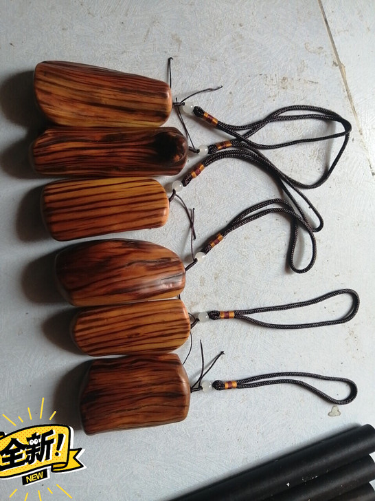 福利推广  太行崖柏手把件陈化虎皮纹 随型...