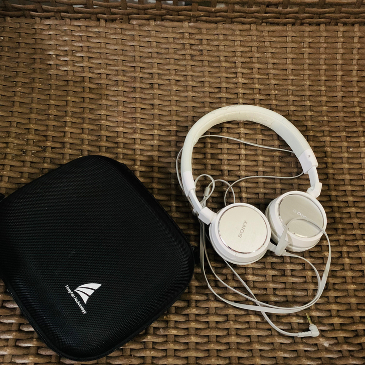 索尼耳机一个