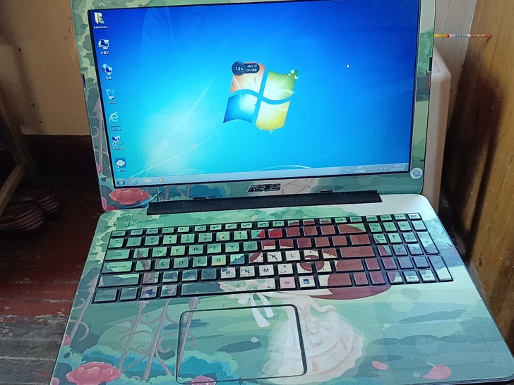 华硕R557L大屏幕i5五代笔记本，买回就...