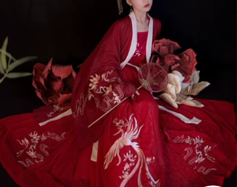 汉服 牌子是艺缕,现在这个店没了 只试穿过...