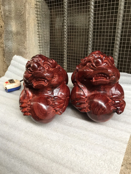 精品小叶紫檀招财大貔貅一对，长29公分高1...