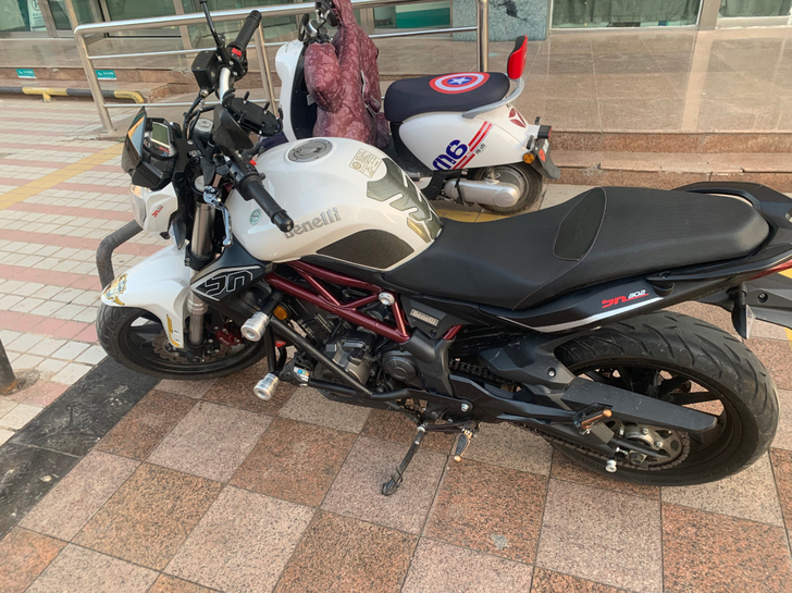 18年黄龙300，bn款，行驶不到1200...