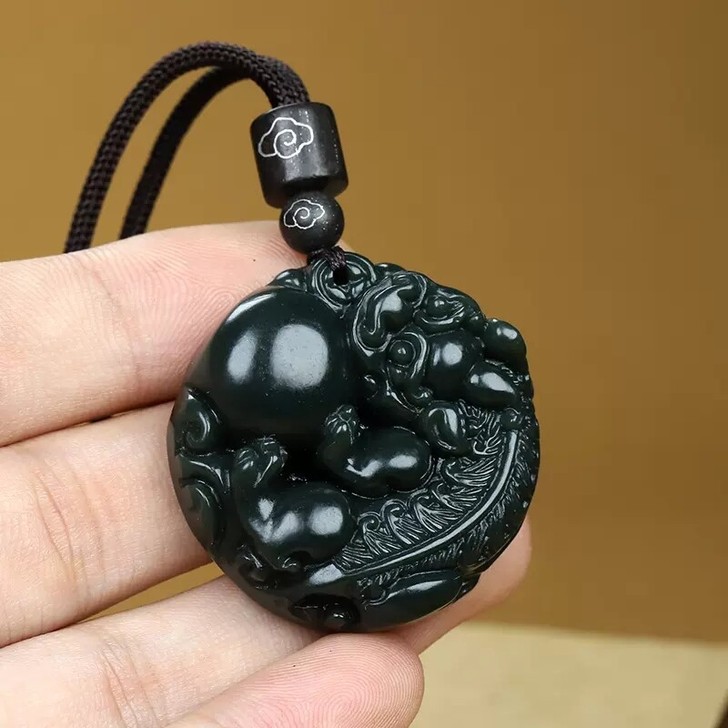 和田玉貔貅吊坠 青玉招财