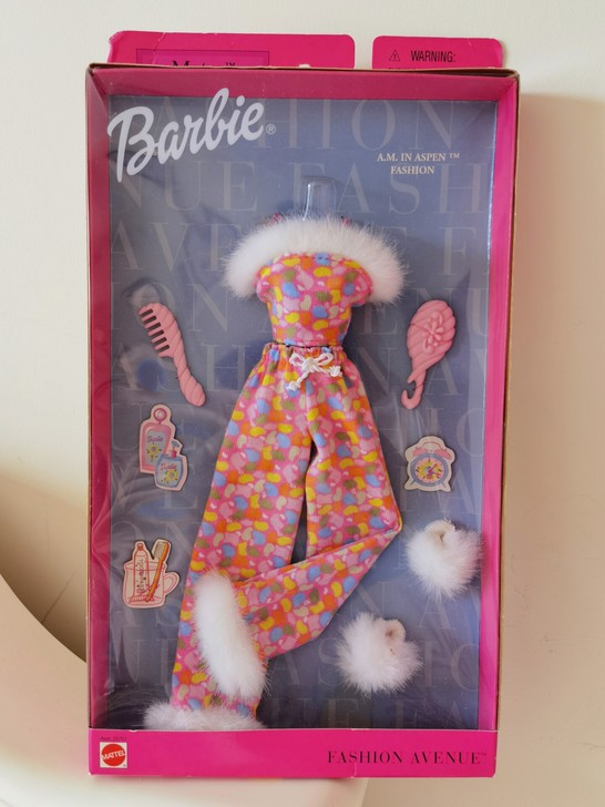 古董芭比娃娃官配 全新未拆 状态如图 因都...