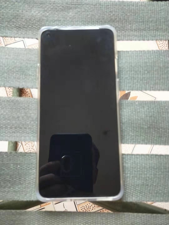 一加8T，顶配12+256，银色。