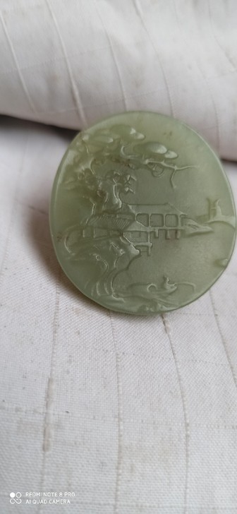 和田玉雕刻的山水画入手渠道：在古玩市场淘的，