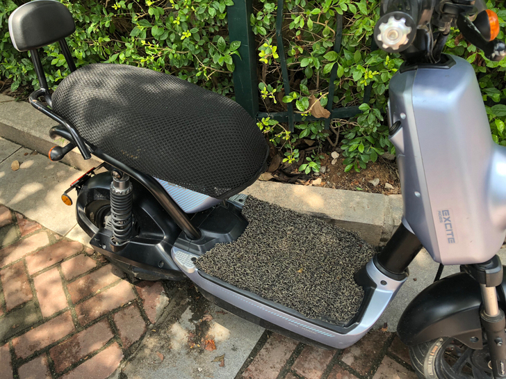 8成新爱玛电动车，动力足，原价3999买的...