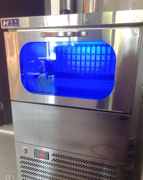 150磅操作台式，水冷制冰机2000元，低...