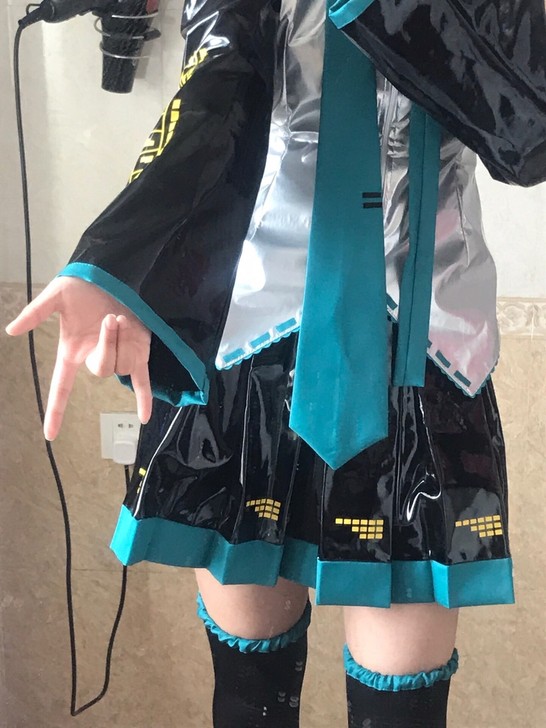初音未来miku公式服cos服，漆皮如图，...